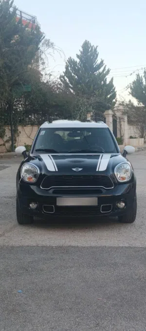 ميني كوبر كانتريمان S مميزة جدا و بحالة الوكالة لونين مع سقف بانوراما  و فحص كامل 7 جيد بسعر مغري