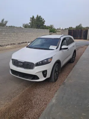 كيا سورينتو 2019 EX حالة الدار عداد 66 الف مايل فقط
