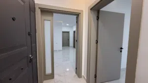 شقة للبيع داخل افضل المقسمات بمنطقة السراج تشطيب حديث 2026 مقسم بالقرب من الخدمات