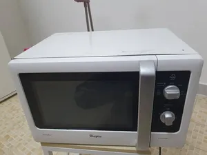 Whirlpool 20 - 24 Liters Microwave in Al Ain
