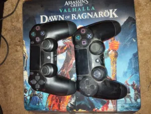 السلام عليكم بلاستيشن فور سلم شبه جديد للبيع معاه ليدين ودسكات ونظيف ومش. مفتوح. ب1450