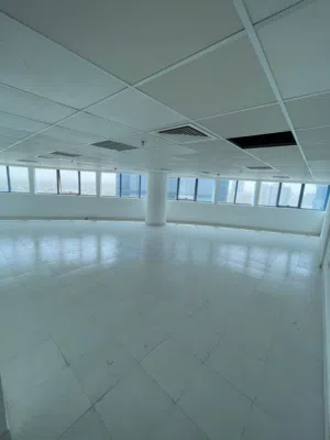 1100 ft² . Agent0