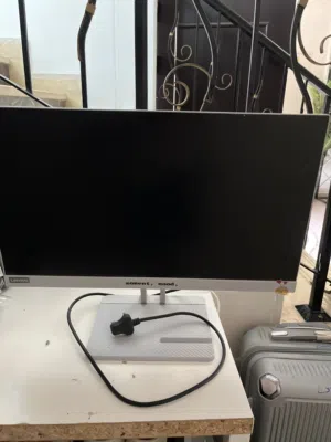 13.3" Lenovo monitors for sale  in Al Ain