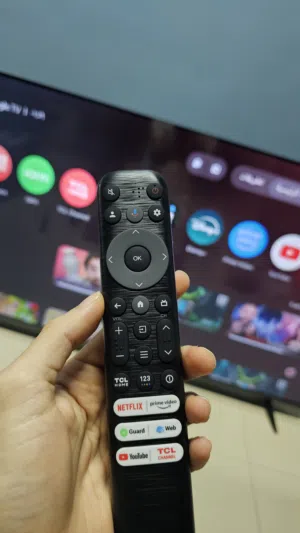 شاشة LED من TCL، جديده من ثلاث اسابيع فقط،