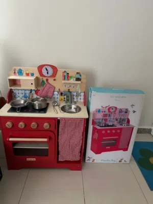 للبيع مطبخ اطفال مستعمل مرة واحدة Toy kitchen moulin roty براند اوربي