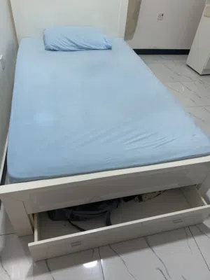 سرير مقاس كبير
