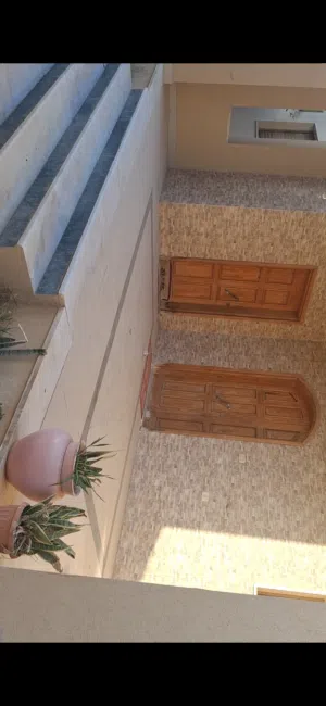 فيلا و3 شقق قرب حي دمشق و طريق دايري ثالث
