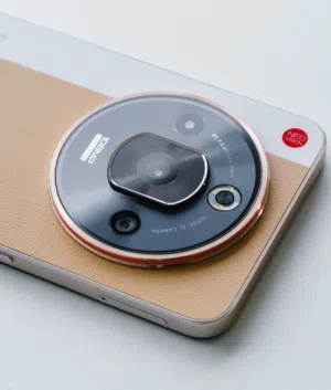 هاتف نوبيا focus pro يدعم شبكة 5G مساحة الذاكرة 256 جيبي والرامات 20 جيبي ضمان سنة بسعر العرض