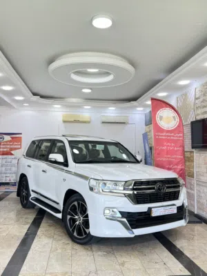 Used Toyota Land Cruiser in Muscat