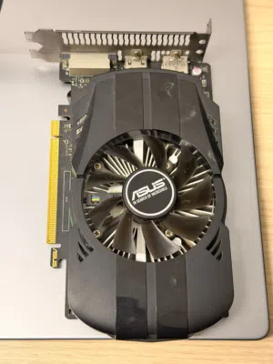 كرتين شاشه للبيع