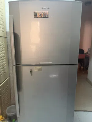 ثلاجة للبيع