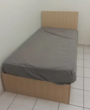 سرير فرد مع مخزن
