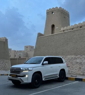 Used Toyota Land Cruiser in Al Dakhiliya