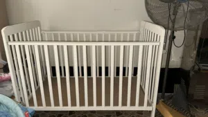 للبيع سرير اطفال