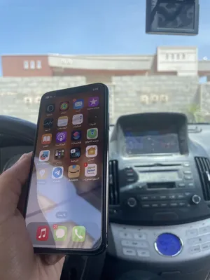 Apple iPhone X 64 GB in Al Maya