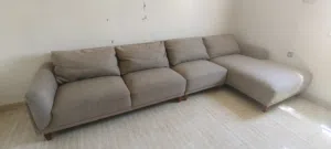 يوجد فرن كهربائي ونسا 4 عيون مع كبت وتسريحه و2 طاوله صغيره حديد و2 سرير أطفال مع الاسفنج