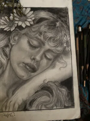 لوحة فتاه مرسومه يدويا