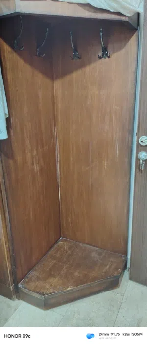 غرفة نوم بدون كنتور نظيفه