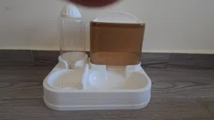 وعاء طعام و ماء للقطط جديد