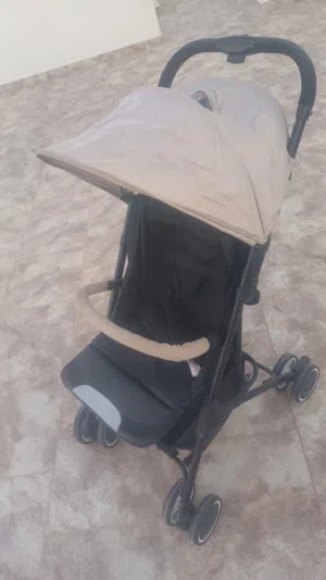 عربة أطفال