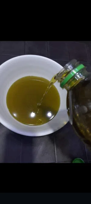 زيت زيتون من مزارع الشمال القديم 50 ولجديد80