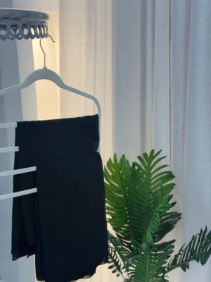 شيل عبايات اوفر نوعين اللون اسود فحم الطول مترين والعرض 28 اسم الخام طبيعي +برج الإمارات خامه ممتازه