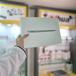 ماك بوك إير M1 – 256GB SSD – 8GB RAM