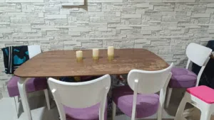 طاولة طعام مستخدم