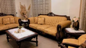 طقم كنب سبع مقاعد خشب زان ثقيل حالته ممتازه ونظيف استعمال سنتين