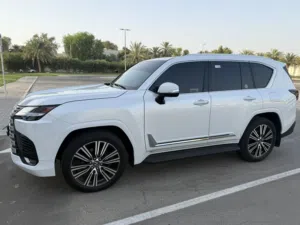 للبيع لكزس LX600 خليجي صبغ وكاله على الضمان