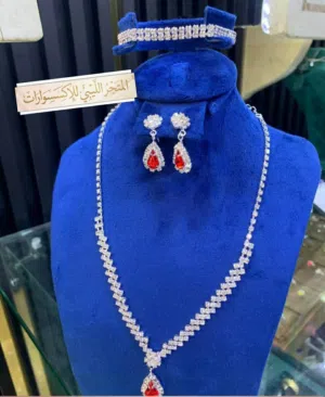 اكسسوارات طواقم نسائي بلاكيور لون تابت مطليات