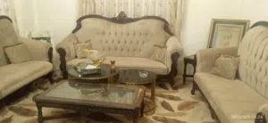 طقم كنب مع طاولات