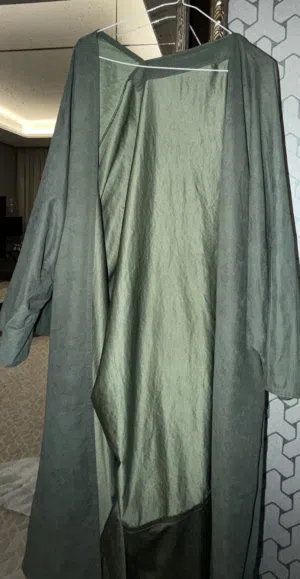 Velvet abaya