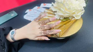 Henna artist
