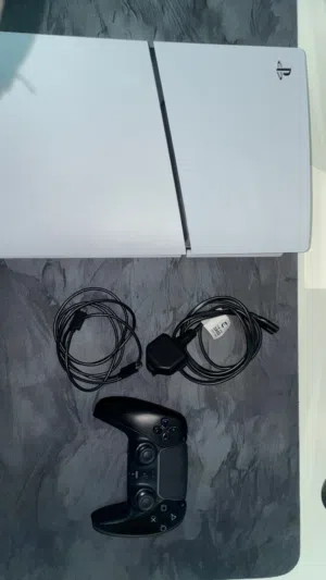 PS5 Digital Slim 1TB نسخة الشرق الأوسط.