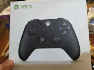 يدة Xbox جديدة اصلية ما مفتوحه لون اسود