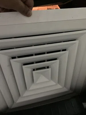 قطع المنيوم موزع هواء لسقف