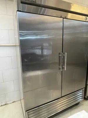 للبيع ثلاجة كبيره ماركة ترو الامريكية