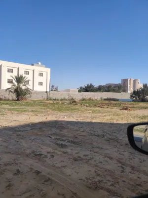 أرض للبيع 300متر و 600 متر الموقع  الساحلي CD خليفه خلف قريبة جدا