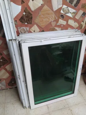 شبابيك قياس مترين في متر ونص للبيع عدد 4 + شباك حمام