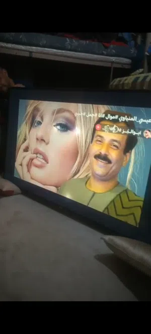 شاشة سامسونج 65 بوصه سمارت للبيع شغاله من غير الريمود للبيع السعر 50 دينار للتواصل