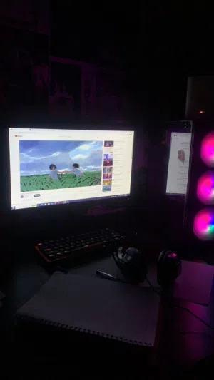 للبيع جهاز كمبيوتر (PC) بحالة ممتازة ونظيفة جداً للألعاب والدراسة.