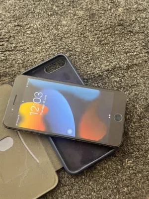 Apple iPhone 7 Plus 128 GB in Salt