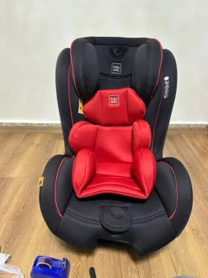 كرسي سيارة babyauto مستعمل يتحمل وزن من 0 الى 36 كيلو