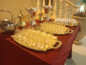 قهوجي وصبابين ومضيف