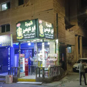 محل قهوه للبيع بعد إشارة النزهه شارع الاردن