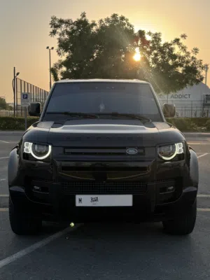 Defender 2022 P400 GCC V6 under warranty