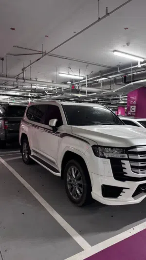 Used Toyota Land Cruiser in Muscat