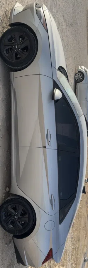 Used Hyundai Elantra in Dhofar