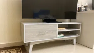 طاوله تلفزيوون للبيع انظر للوصف